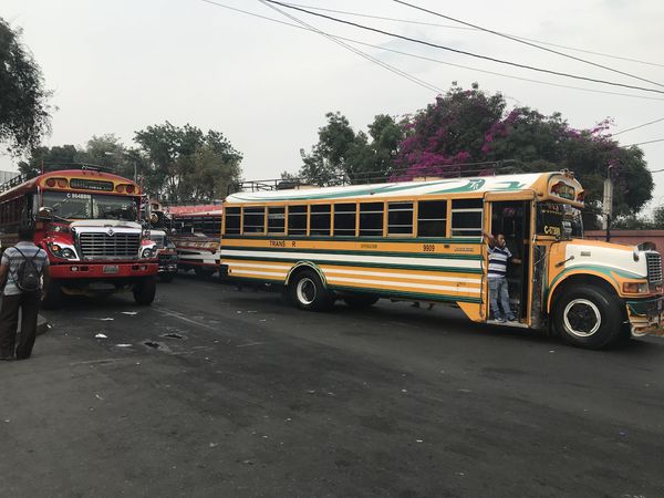 瓜地馬拉市→安地瓜交通(Chicken Bus)
